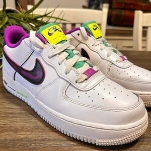Nike Air Force 1 Low '07‎ LV8 "Just Do It!" Sneakers White/Vivid Purple/Black 7Y